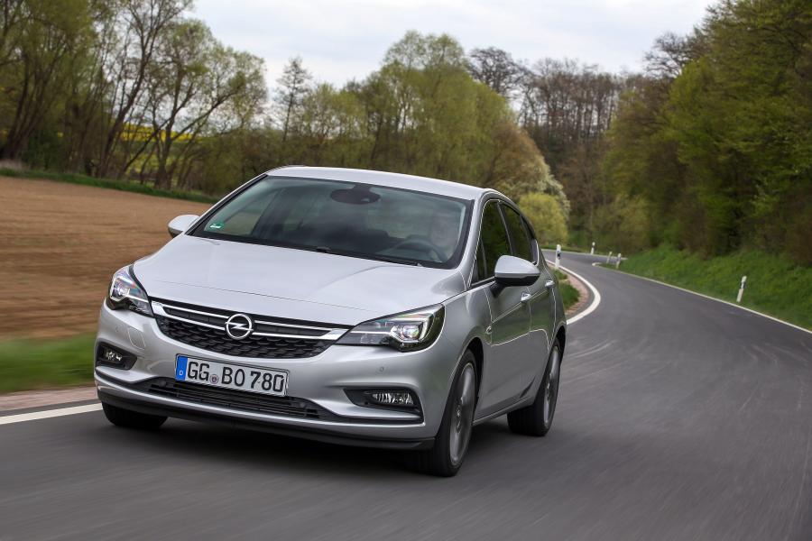  Opel Astra BiTurbo 2016 года  (фото 8 из 13)